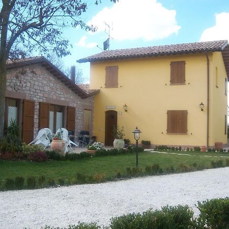 Agriturismo Lo Sgorzolo Pergola Luaran gambar