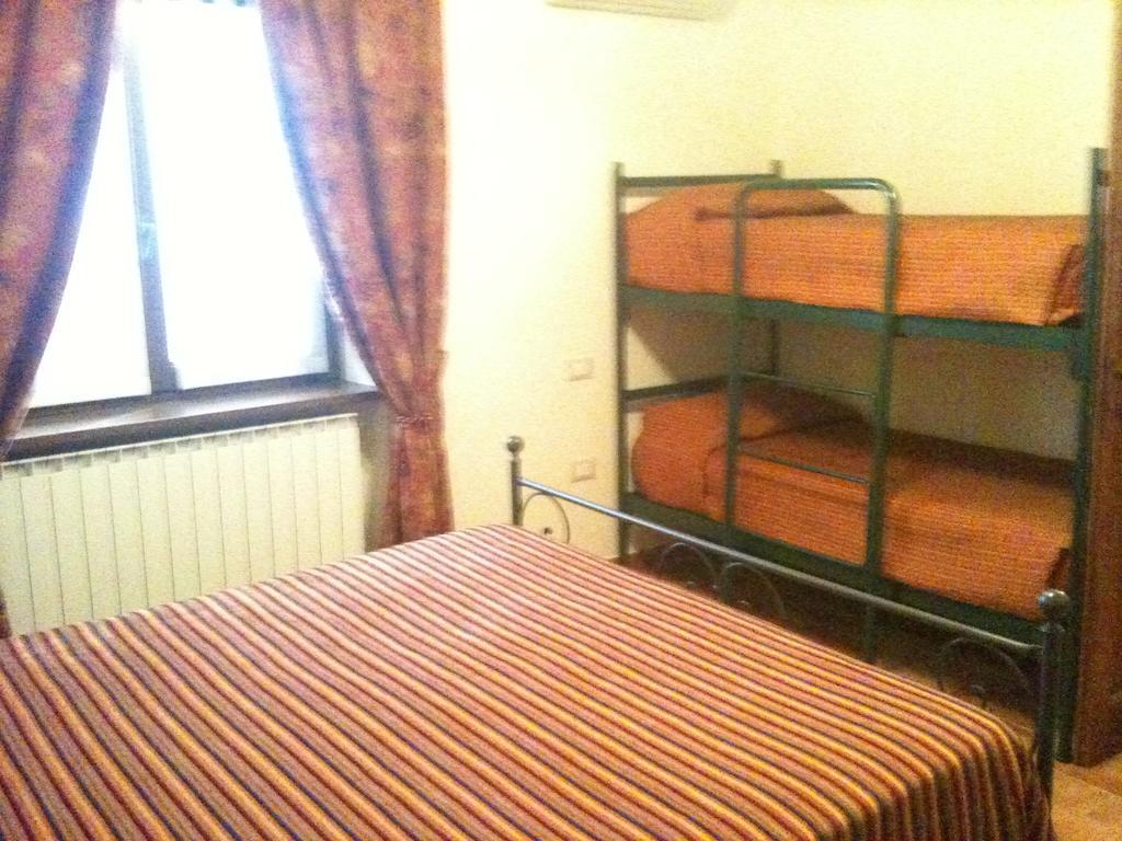 Agriturismo Lo Sgorzolo Pergola Bilik gambar